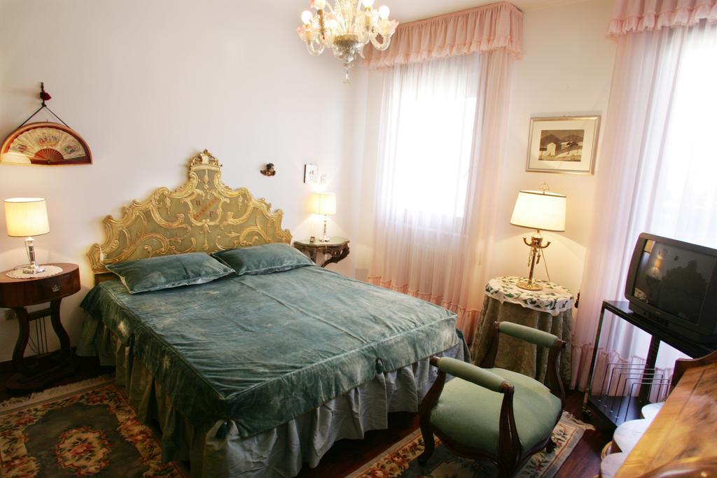 B&B Il Glicine Fiorito Venetië-Lido Buitenkant foto