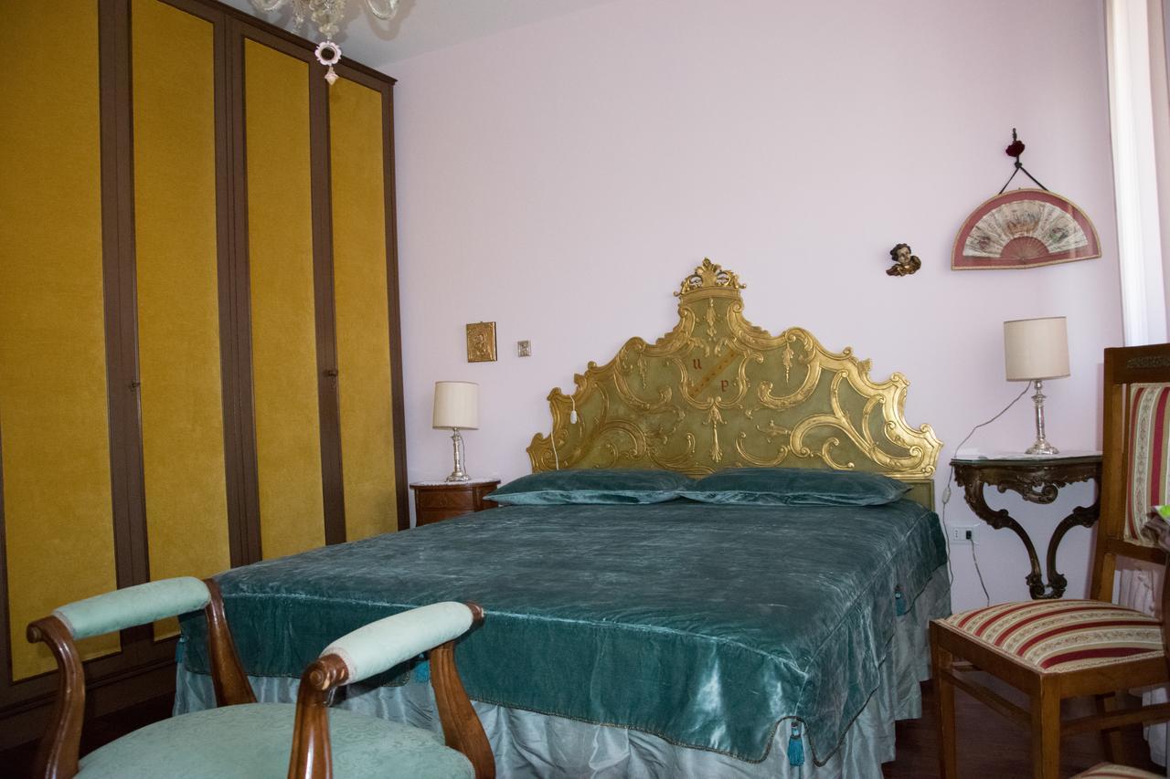 B&B Il Glicine Fiorito Venetië-Lido Buitenkant foto